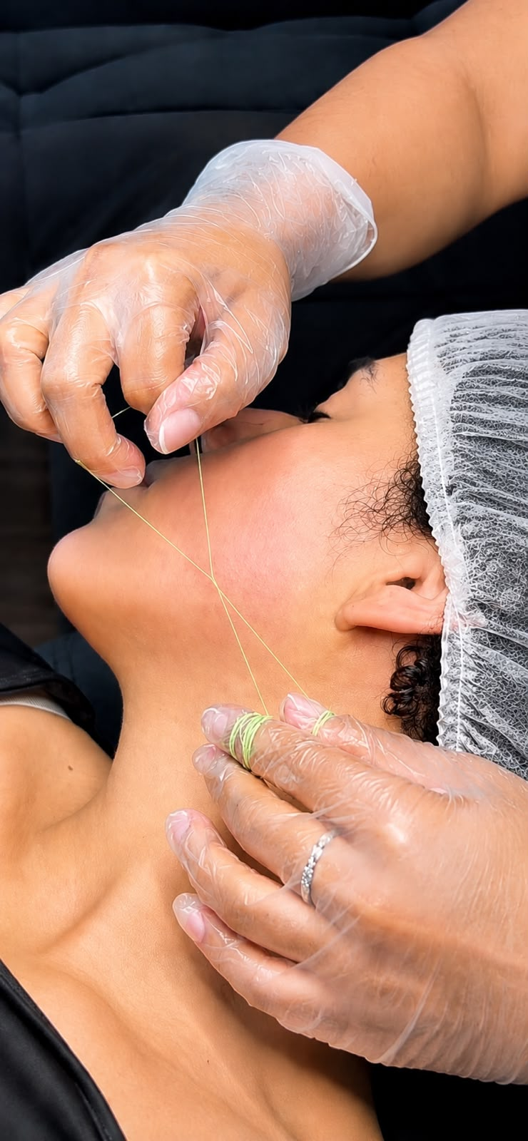 Depilação facial egípcia com linha orgânica
